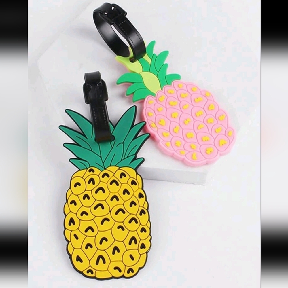 🆕️🧳🍍SET OF 2 PINEAPPLE LUGGAGE TAGS🍍🧳